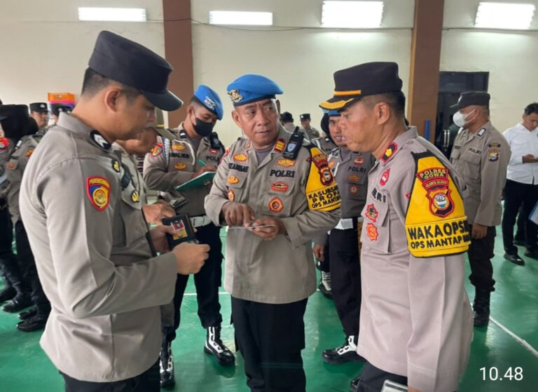 Tegakkan Kedisiplinan, Propam Polres Gowa Lakukan Pemeriksaan Kelengkapan Personel
