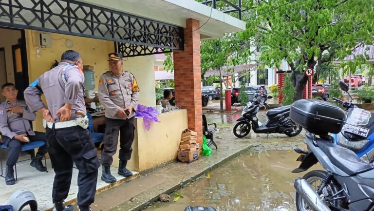 Anggota Polres Gowa Pam Kunjungan Kerja Kepala badan BNPT di Kampus II UIN Alauddin