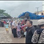 Masyarakat Bergabung Dengan Mahasiswa Geruduk Bank BRI Bontosunggu