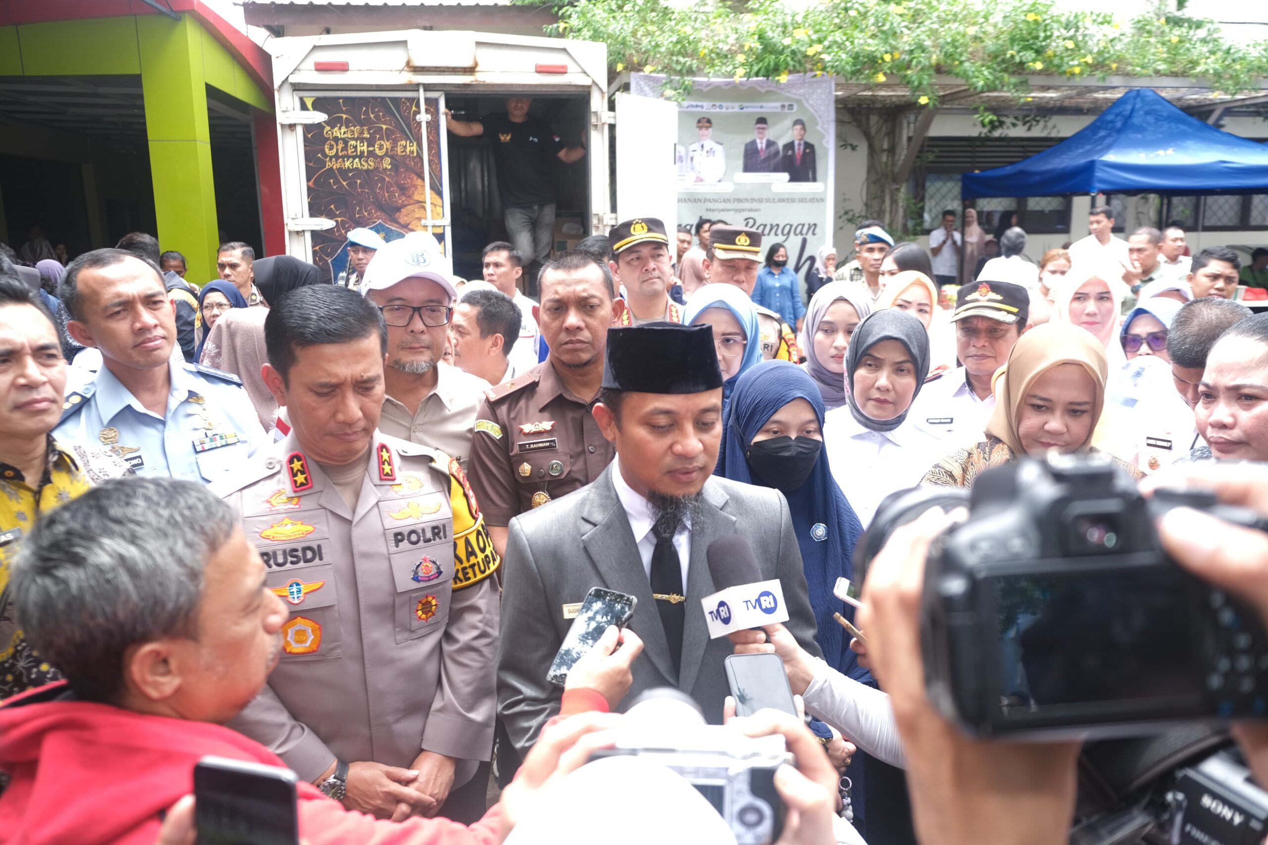 Kapolda Sulsel Hadiri Pembukaan Gerakan Pangan Murah Serentak Jelang Idul Fitri 2025
