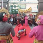 Kapolres Gowa yang Baru Disambut Meriah dengan Tradisi Pedang Pora