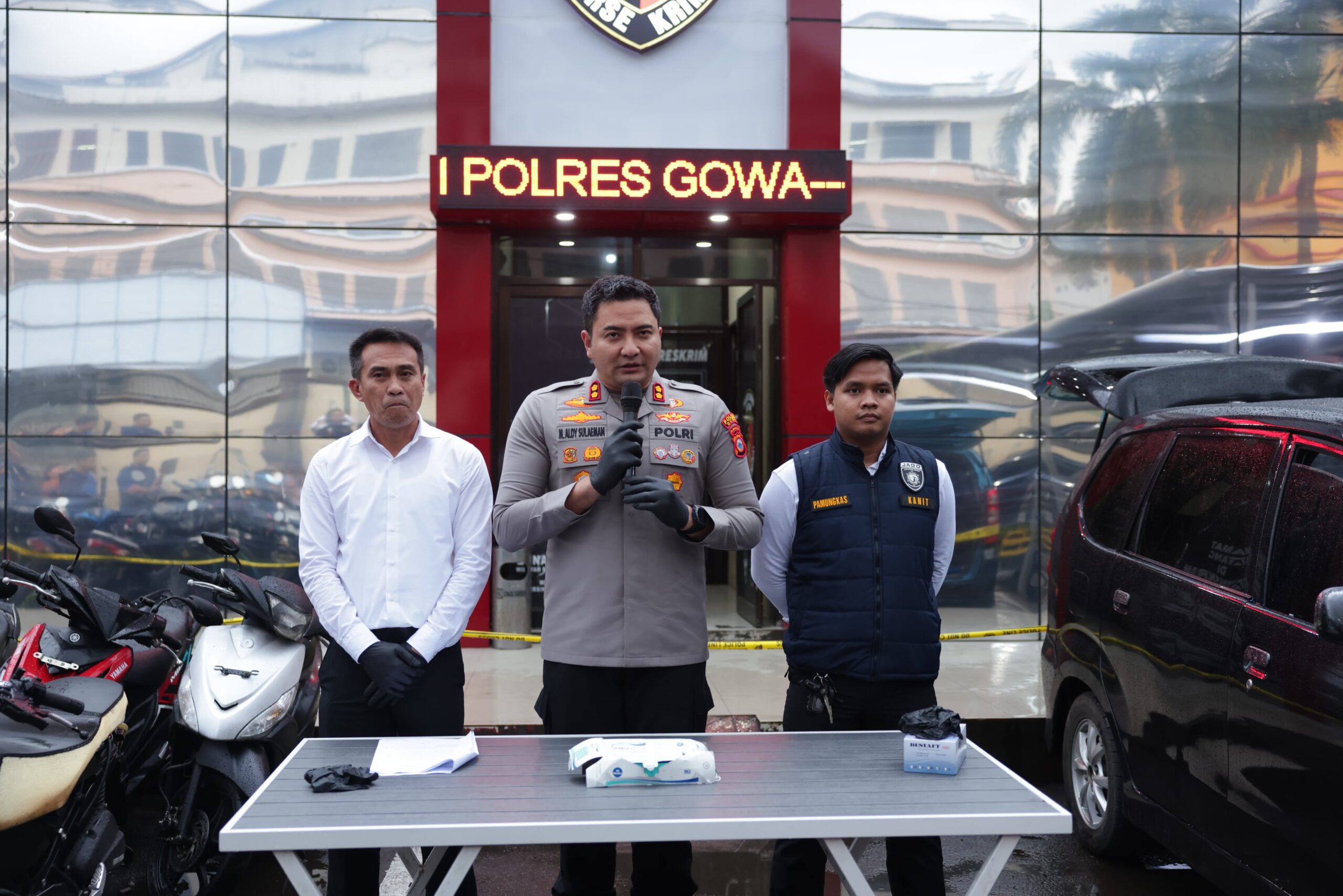 Kapolres Gowa Pimpin Konferensi Pers, 7 Pelaku Sindikat Curanmor Lintas Kabupaten Diamankan